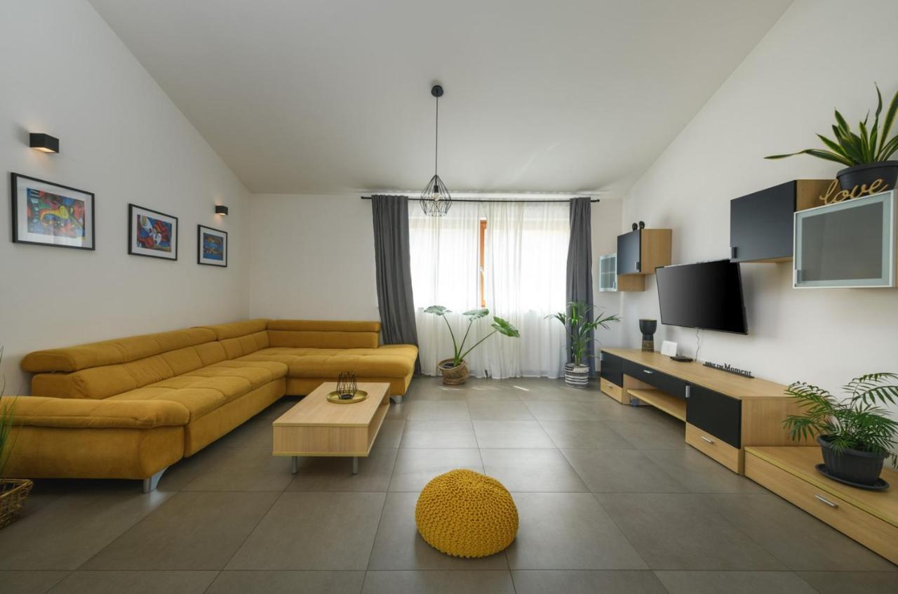 Lounge House Dolce Vila *